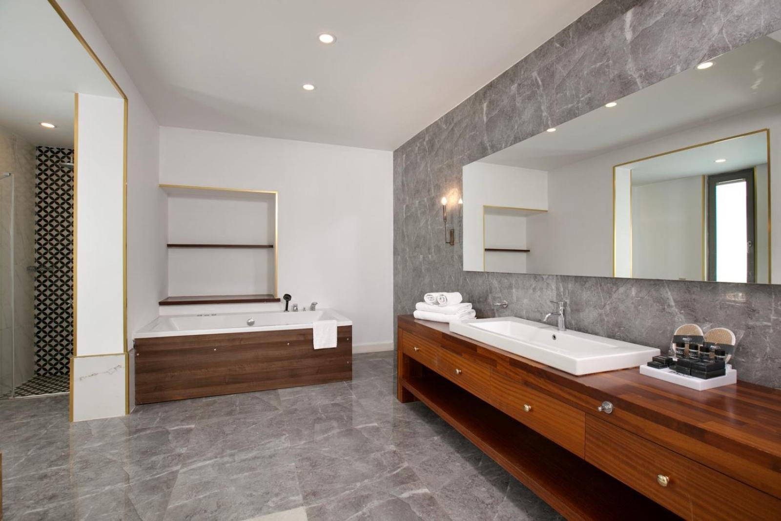 Reo Hotel Spa - Ex Pacco Hotel Antalya Bagian luar foto