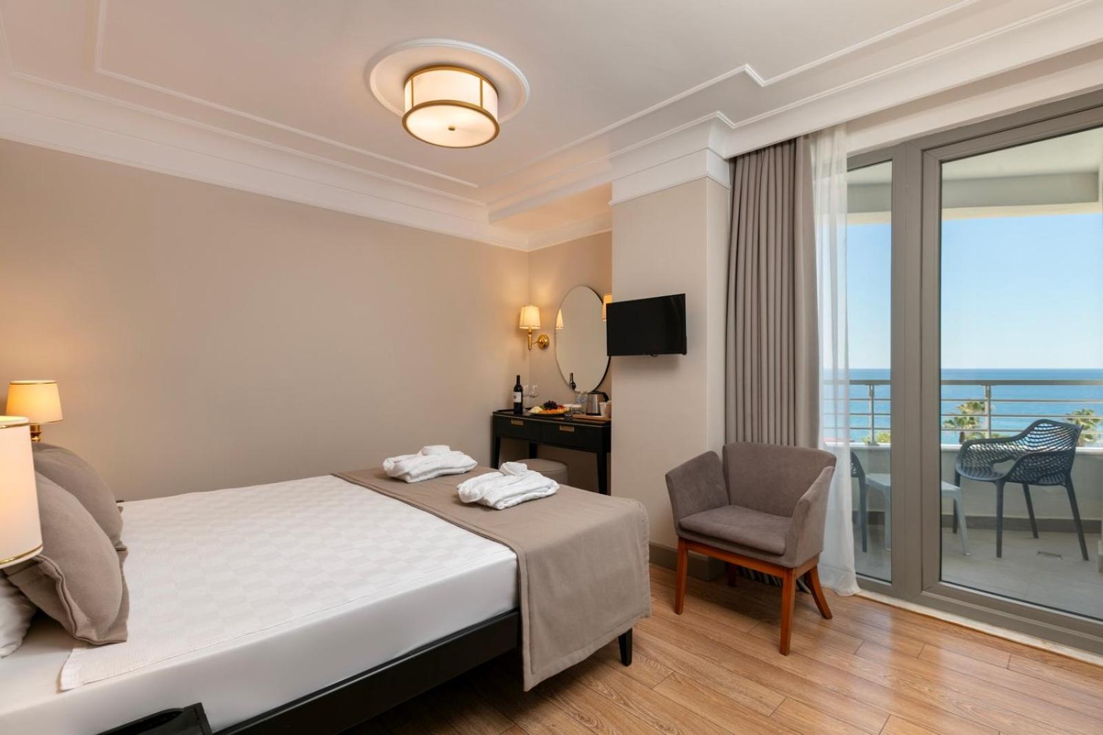 Reo Hotel Spa - Ex Pacco Hotel Antalya Bagian luar foto